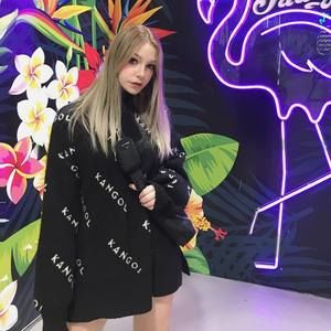 Meet your Posher, Alessia hachi